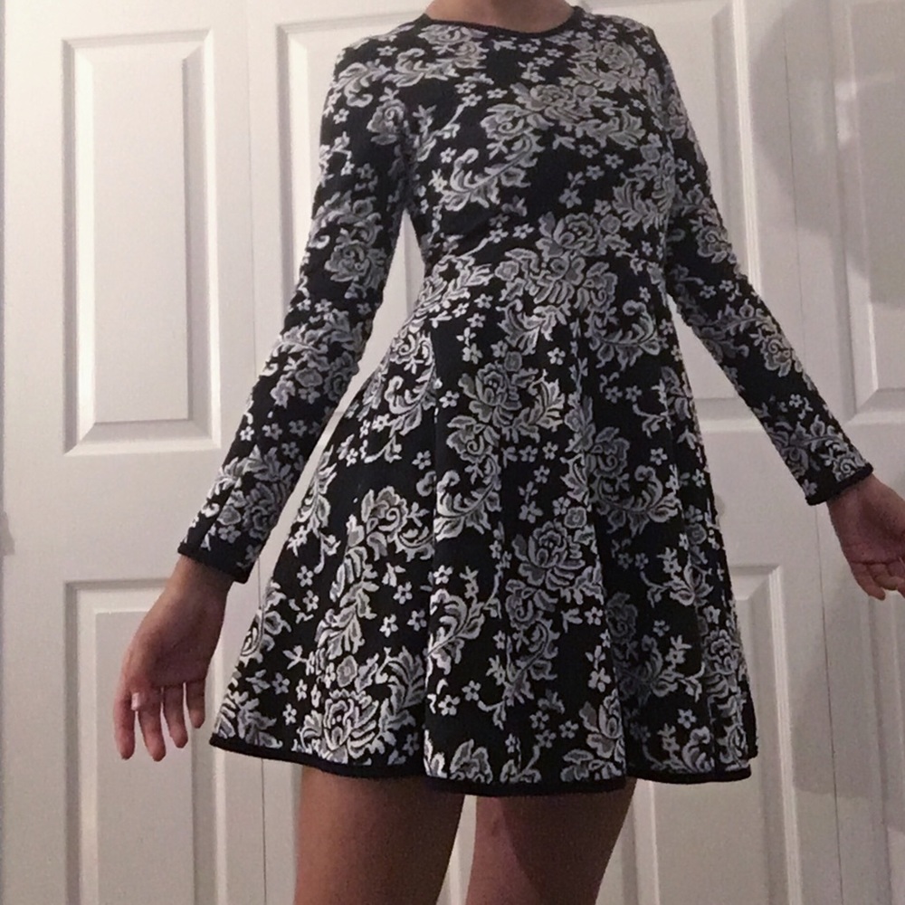 Dress - Picture 2 of 5